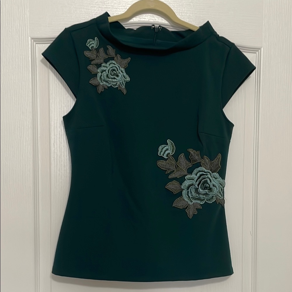New York and company 7th Avenue Green Fitted Cap Sleeve Blouse